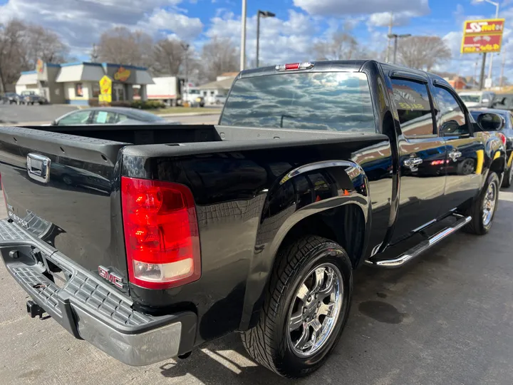 BLACK, 2011 GMC SIERRA 1500 CREW CAB Image 5