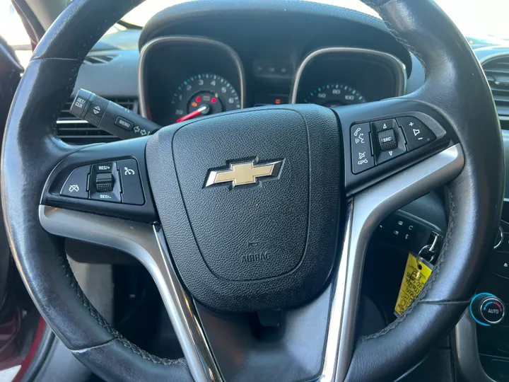 RED, 2015 CHEVROLET MALIBU Image 14