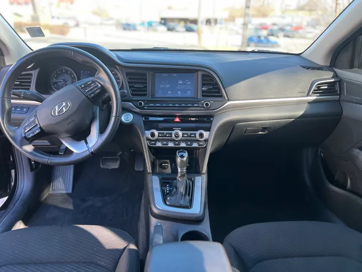 BLACK, 2019 HYUNDAI ELANTRA Image 14