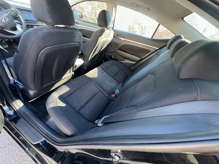 BLACK, 2019 HYUNDAI ELANTRA Image 26