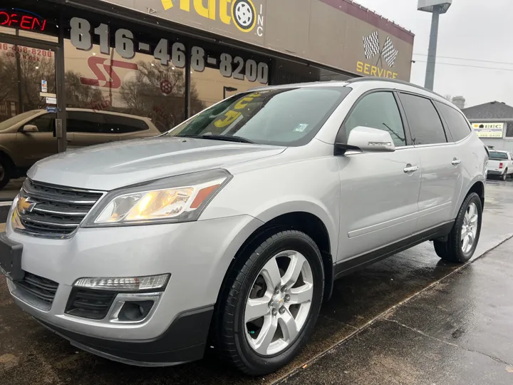 SILVER, 2016 CHEVROLET TRAVERSE Image 5