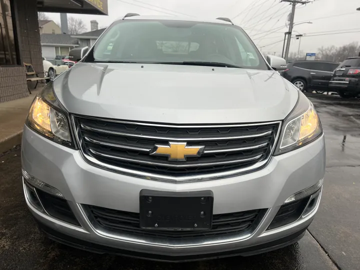 SILVER, 2016 CHEVROLET TRAVERSE Image 11