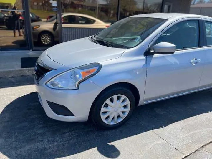 SILVER, 2016 NISSAN VERSA Image 3