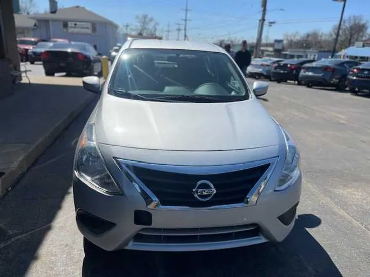 SILVER, 2016 NISSAN VERSA Image 19