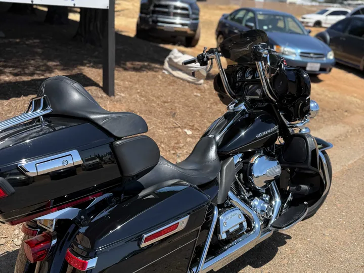 BLACK, 2015 HARLEY-DAVIDSON FLHTK Image 5