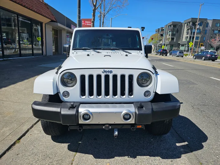 WHITE, 2018 JEEP WRANGLER UNLIMITED Image 2