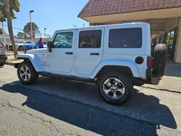 WHITE, 2018 JEEP WRANGLER UNLIMITED Image 4