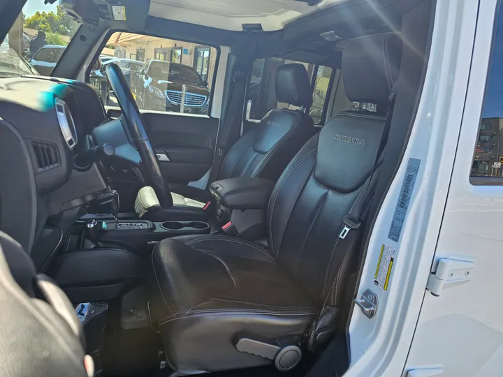 WHITE, 2018 JEEP WRANGLER UNLIMITED Image 10