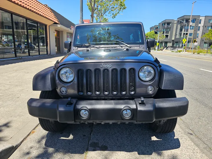 GRAY, 2018 JEEP WRANGLER UNLIMITED Image 2