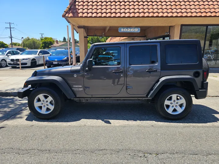 GRAY, 2018 JEEP WRANGLER UNLIMITED Image 3