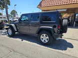 GRAY, 2018 JEEP WRANGLER UNLIMITED Thumnail Image 4