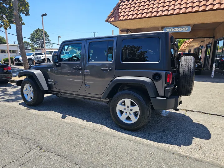 GRAY, 2018 JEEP WRANGLER UNLIMITED Image 4