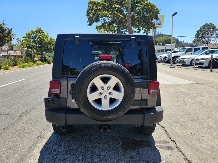 GRAY, 2018 JEEP WRANGLER UNLIMITED Image 5