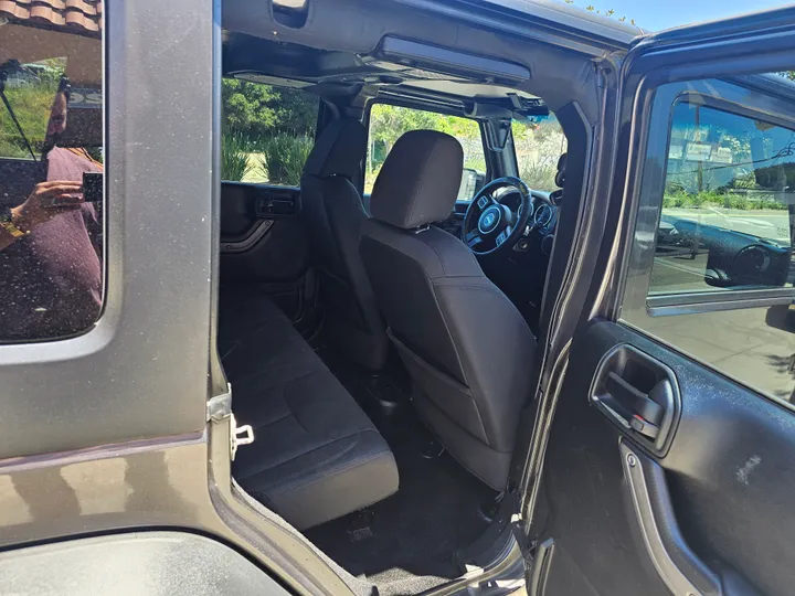 GRAY, 2018 JEEP WRANGLER UNLIMITED Image 11