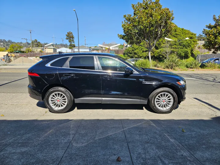 BLACK, 2019 JAGUAR F-PACE Image 7