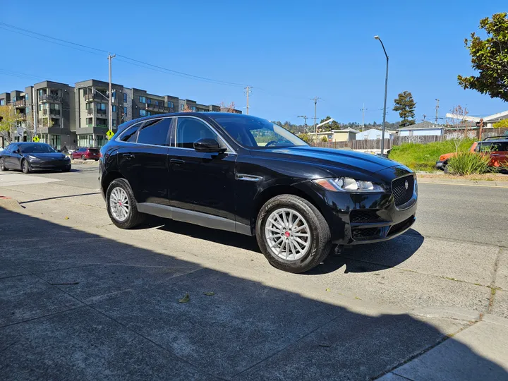 BLACK, 2019 JAGUAR F-PACE Image 8