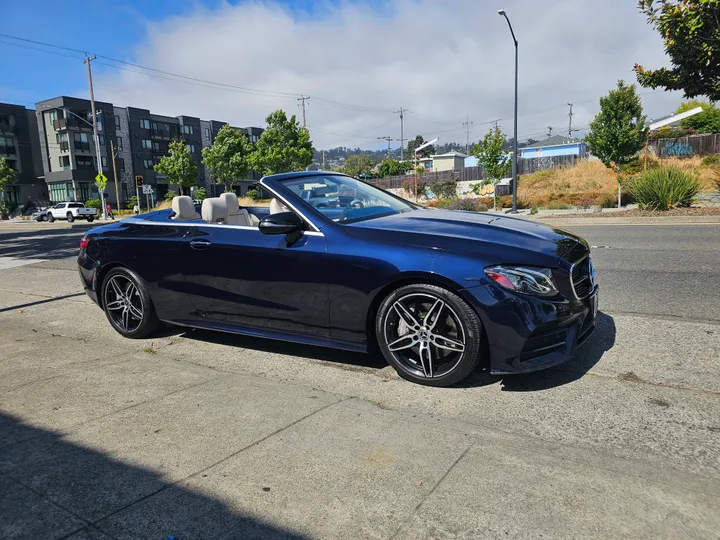 BLUE, 2019 MERCEDES-BENZ E-CLASS Image 8