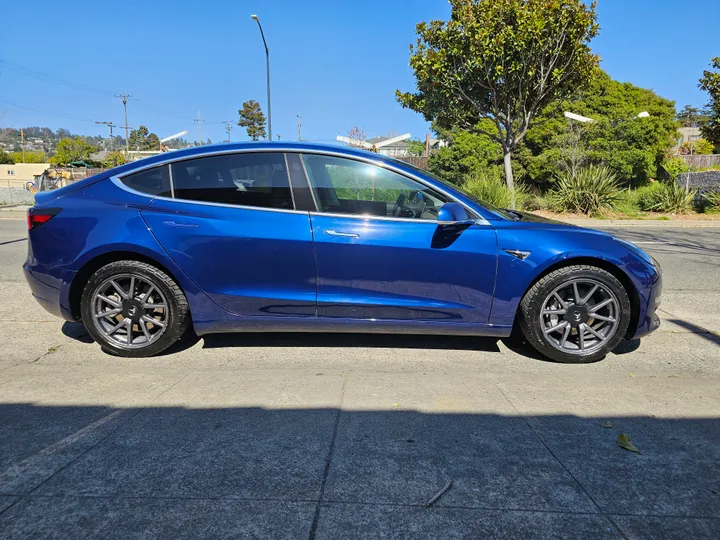 BLACK, 2018 TESLA MODEL 3 Image 7