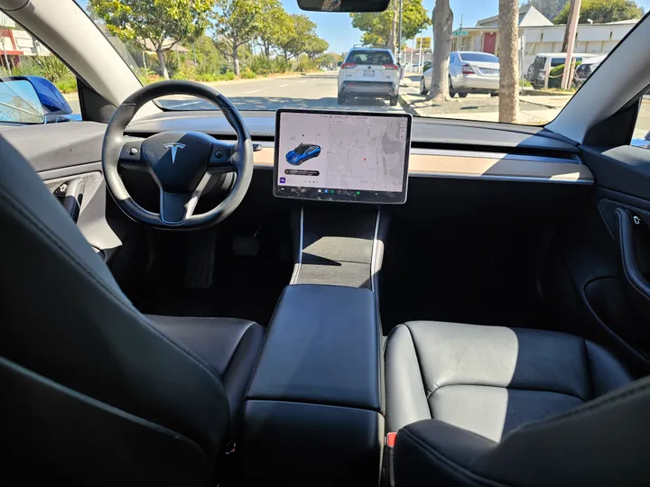 BLACK, 2018 TESLA MODEL 3 Image 15