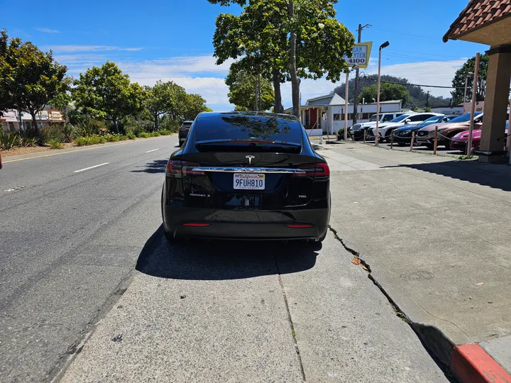 BLACK, 2017 TESLA MODEL X Image 5