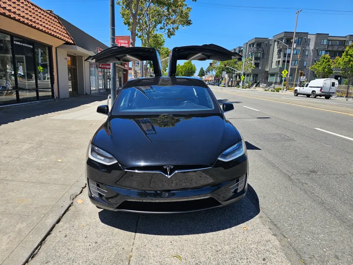 BLACK, 2017 TESLA MODEL X Image 16