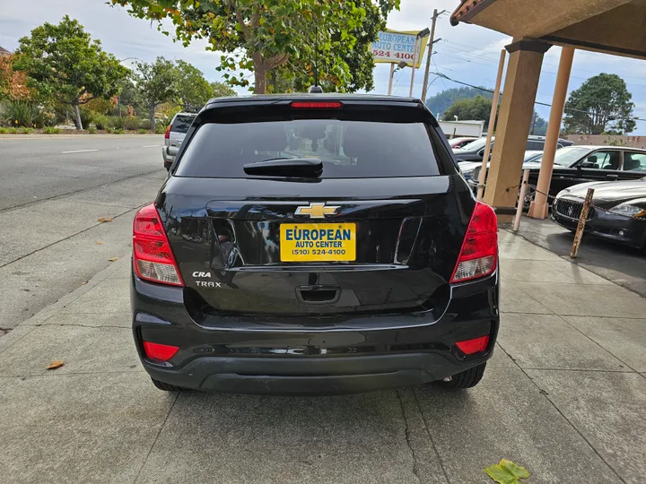 BLACK, 2021 CHEVROLET TRAX Image 7