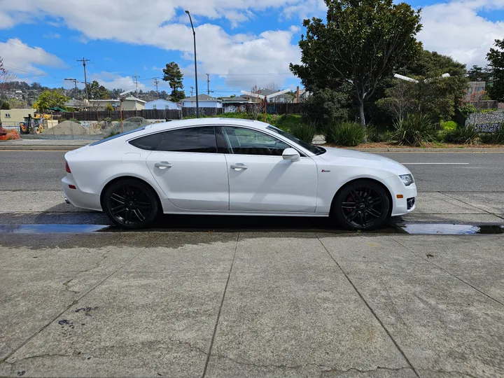 WHITE, 2015 AUDI A7 Image 6