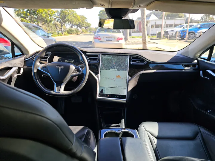 GRAY, 2015 TESLA MODEL S Image 11