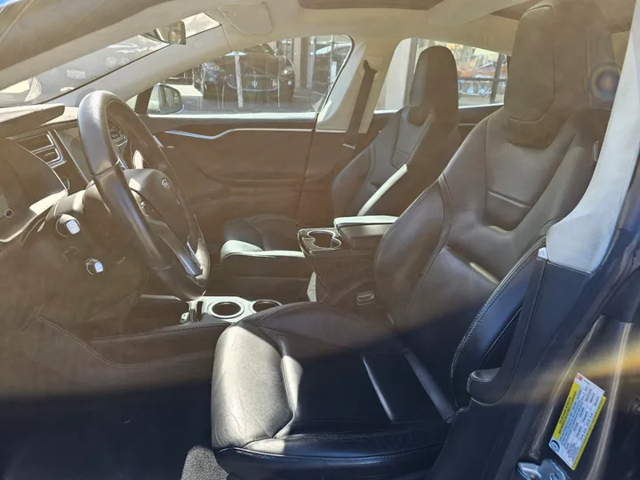 GRAY, 2015 TESLA MODEL S Image 13