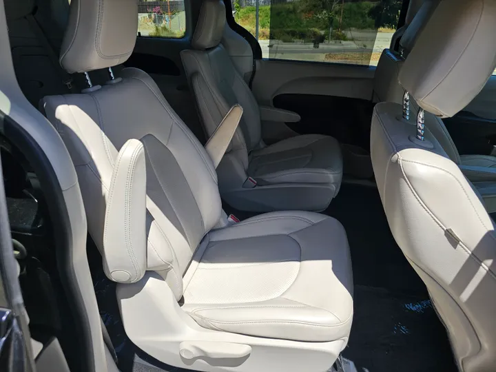 BEIGE, 2018 CHRYSLER PACIFICA HYBRID Image 11