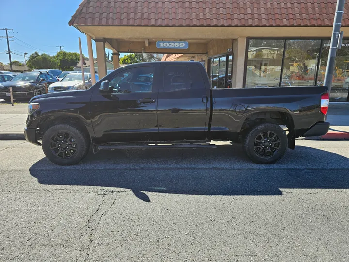 BLACK, 2020 TOYOTA TUNDRA DOUBLE CAB Image 3