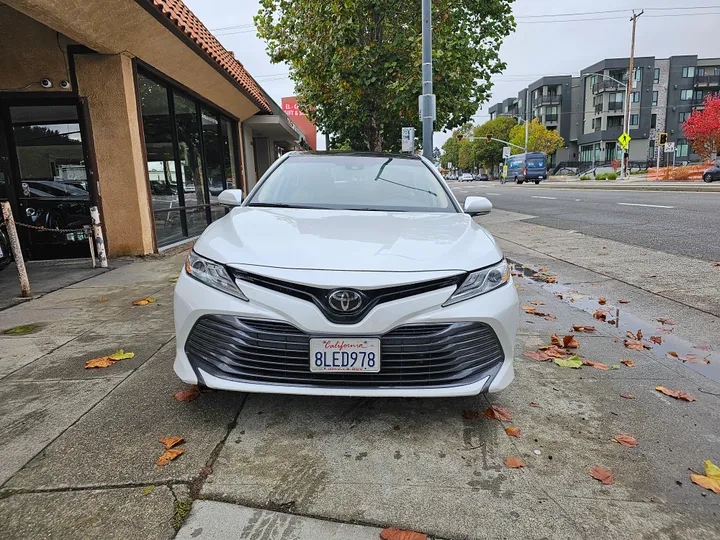 BLACK, 2019 TOYOTA CAMRY Image 2