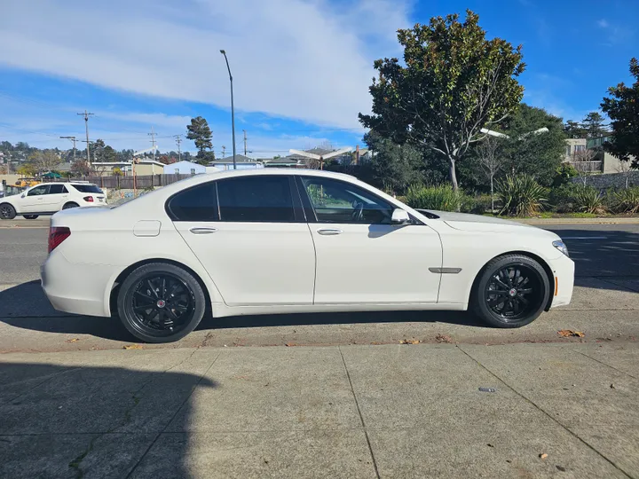 BLACK, 2015 BMW 7 SERIES Image 5