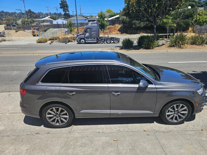 BEIGE, 2019 AUDI Q7 Image 10