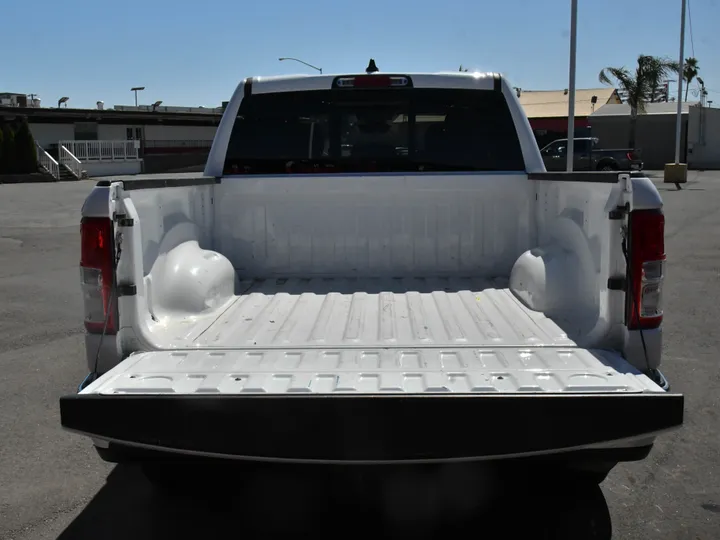 BRIGHT WHITE CLEARCOAT, 2023 RAM 1500 Image 43
