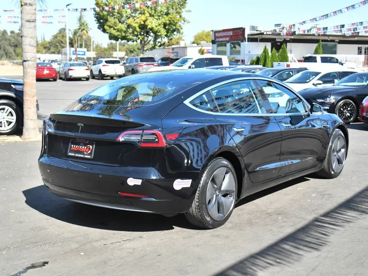 BLACK, 2019 TESLA MODEL 3 Image 7