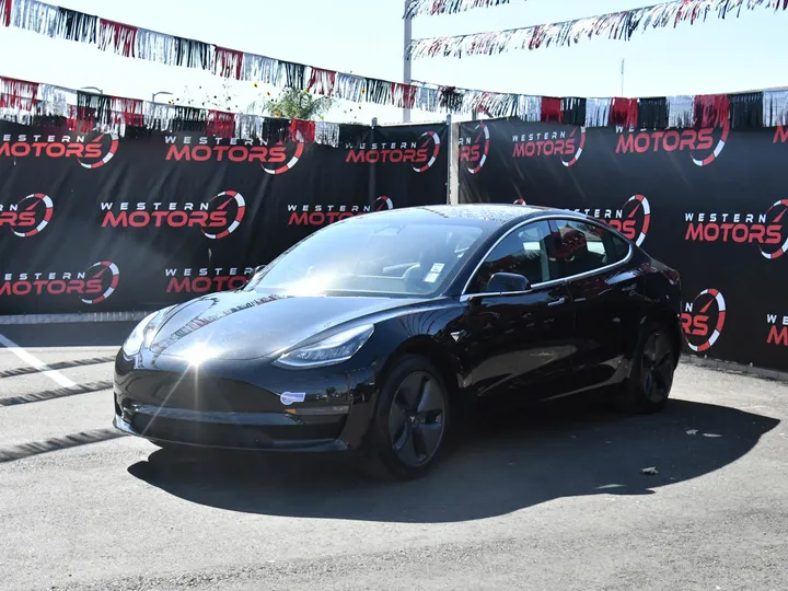 BLACK, 2019 TESLA MODEL 3 Image 3