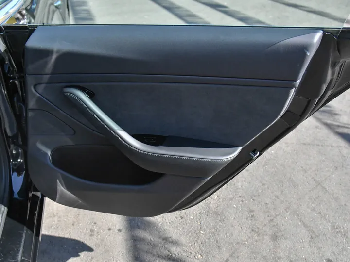 BLACK, 2019 TESLA MODEL 3 Image 36