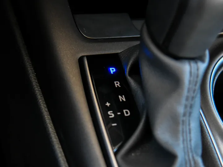 GRAY, 2024 TOYOTA CAMRY Image 20