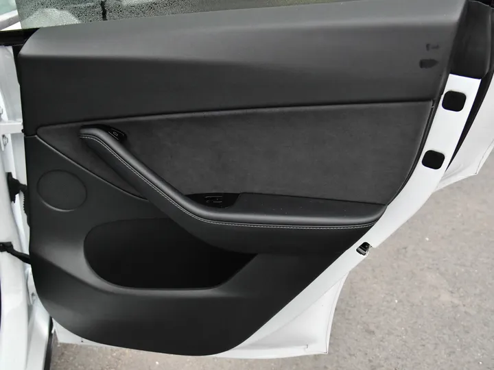 WHITE, 2021 TESLA MODEL Y Image 34