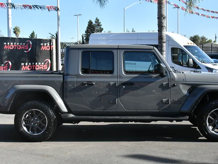 STING-GRAY CLEARCOAT, 2021 JEEP GLADIATOR Image 8
