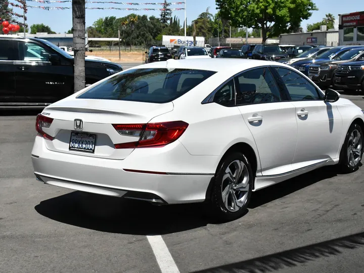 WHITE, 2020 HONDA ACCORD SEDAN Image 7