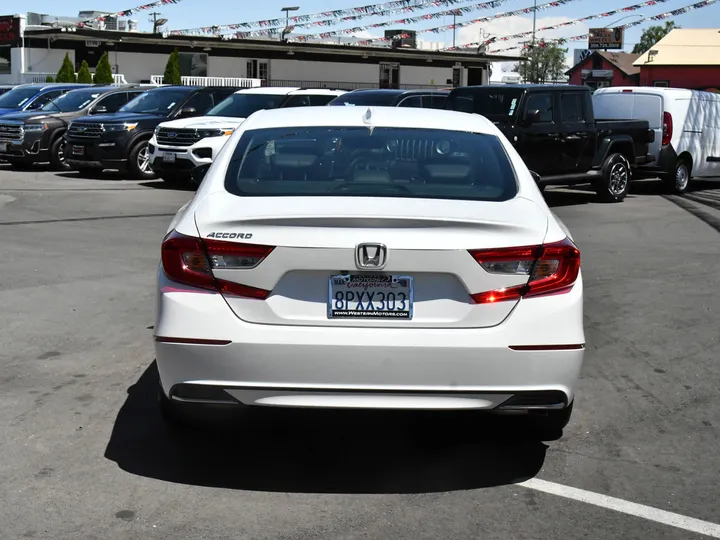 WHITE, 2020 HONDA ACCORD SEDAN Image 6