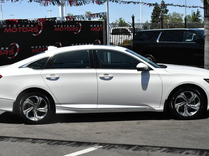 WHITE, 2020 HONDA ACCORD SEDAN Image 8