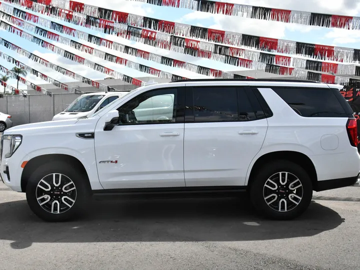 WHITE, 2023 GMC YUKON Image 4