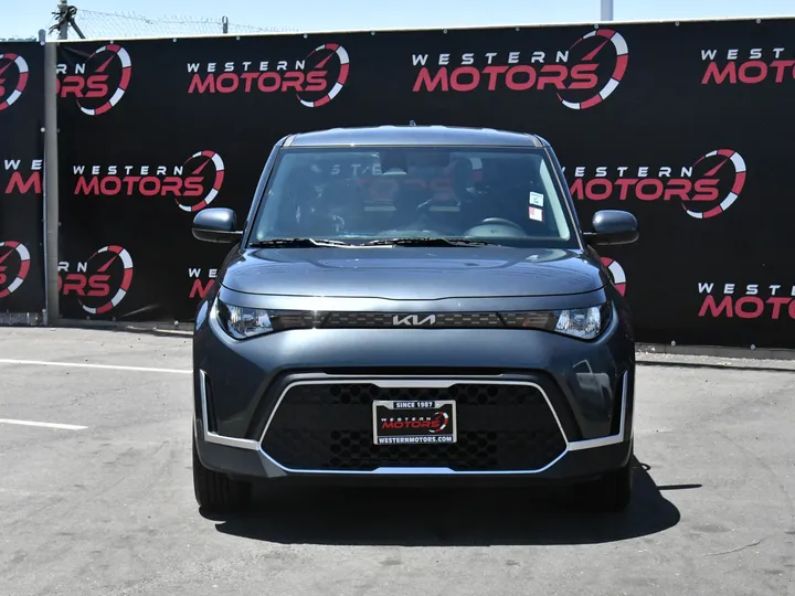 GRAVITY GRAY, 2024 KIA SOUL Image 2