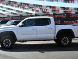 WHITE, 2022 TOYOTA TACOMA 4WD Thumnail Image 4