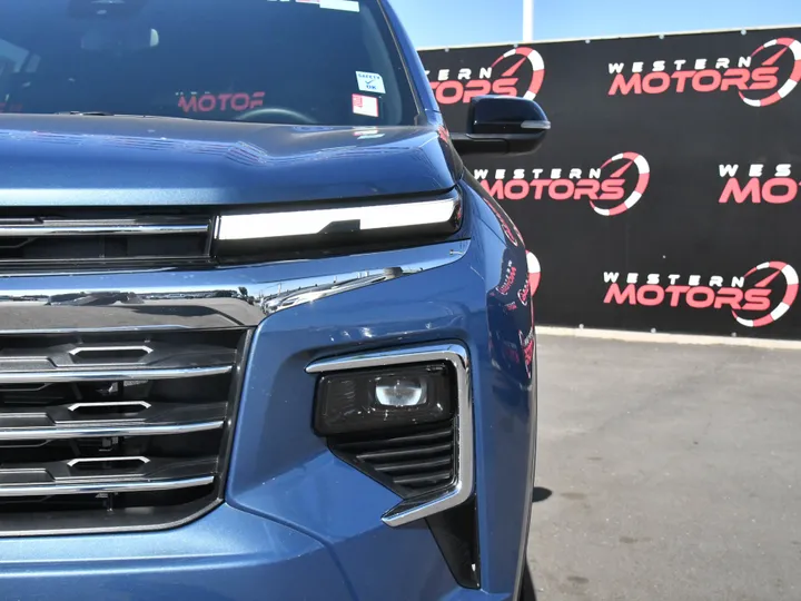 LAKESHORE BLUE METALLIC, 2025 CHEVROLET TRAVERSE Image 9