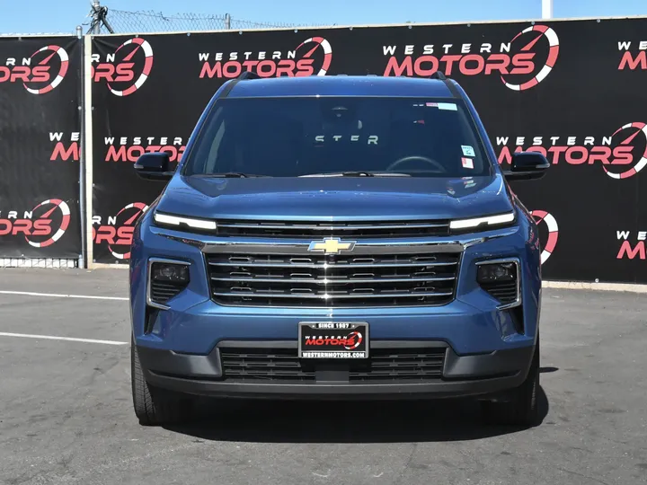 LAKESHORE BLUE METALLIC, 2025 CHEVROLET TRAVERSE Image 2
