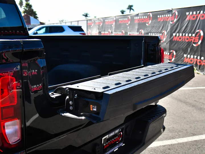 ONYX BLACK, 2023 GMC SIERRA 1500 Image 38